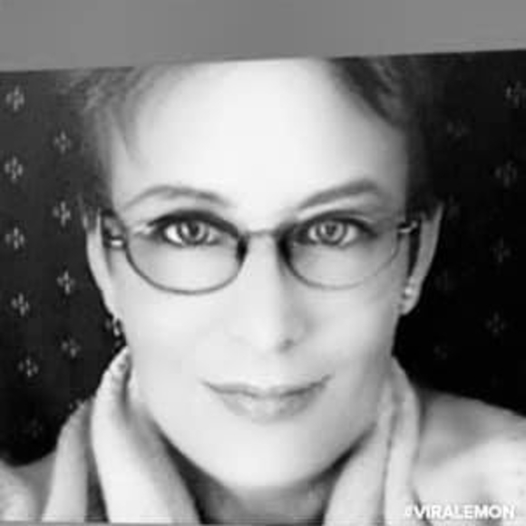 Meet your Posher, Shellie - Picture 1 of 1